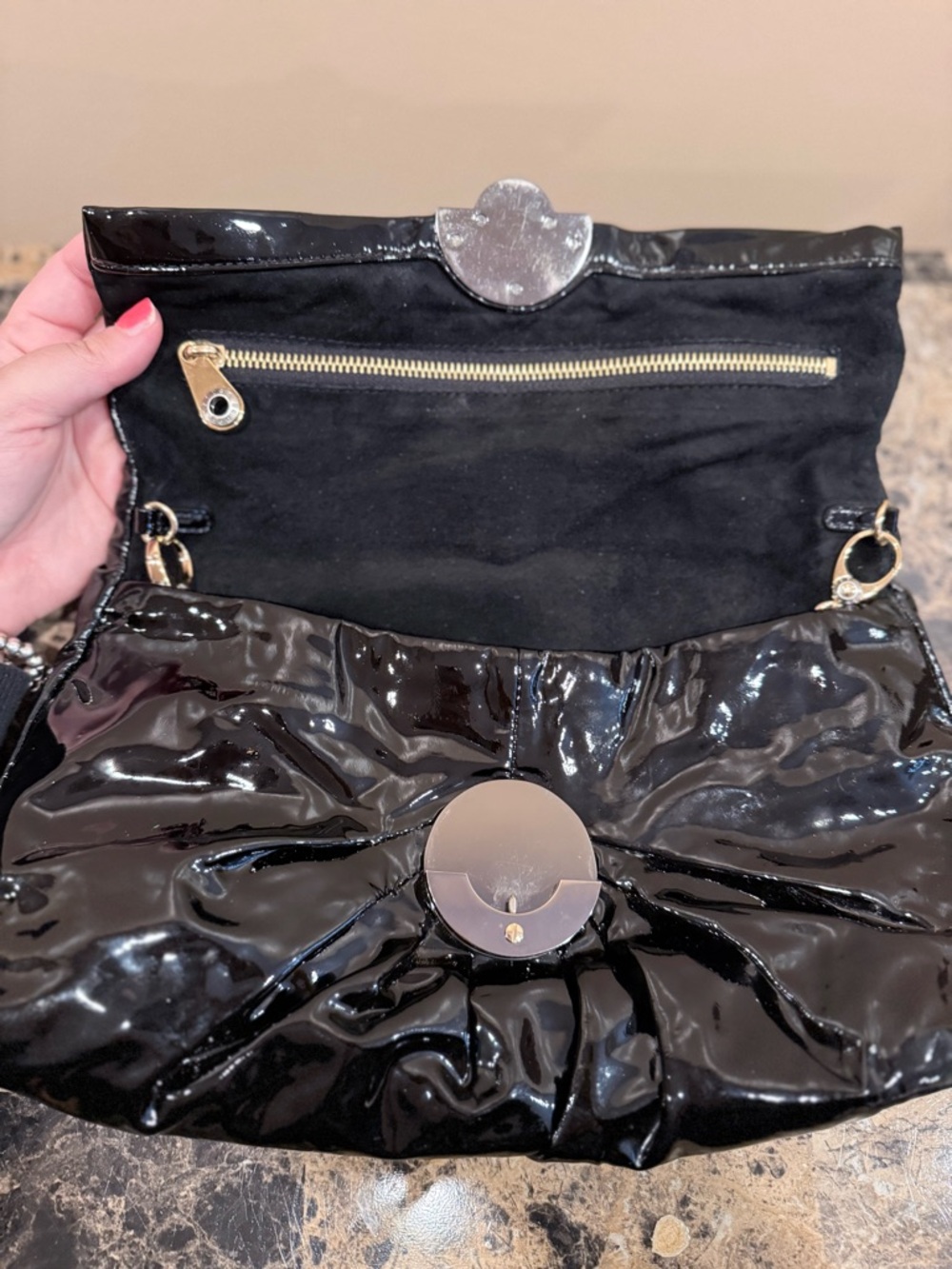 ❌SOLD❌Henri Bendel Black Patent Leather Pleated Shoulder Bag / Clutch RARE - Picture 9 of 16